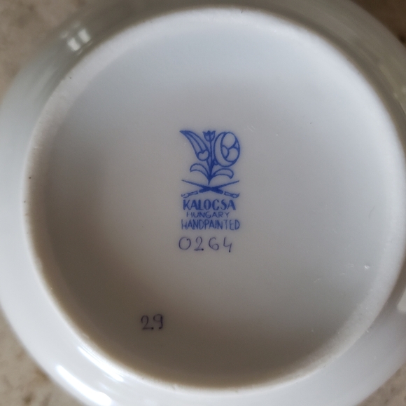 Oversized Hungarian China latte/coffee cup and saucer. - Picture 5 of 5